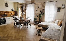 Lunaria Annua Coeur Centre-Historique Avignon, A Deux Pas Du Palais, 4-5 Personnes Clim Wifi